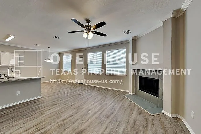 1304 Eagle Wing Ln — Photo 6
