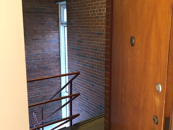 2nd image of 5512 S Woodlawn Ave