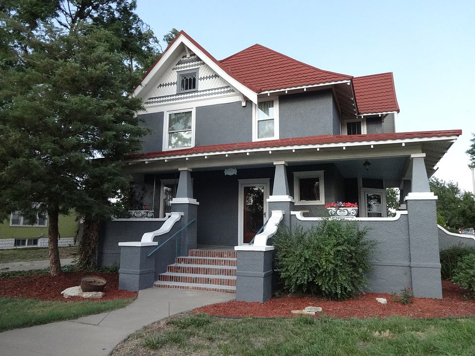 1st image of 302 N 6th St