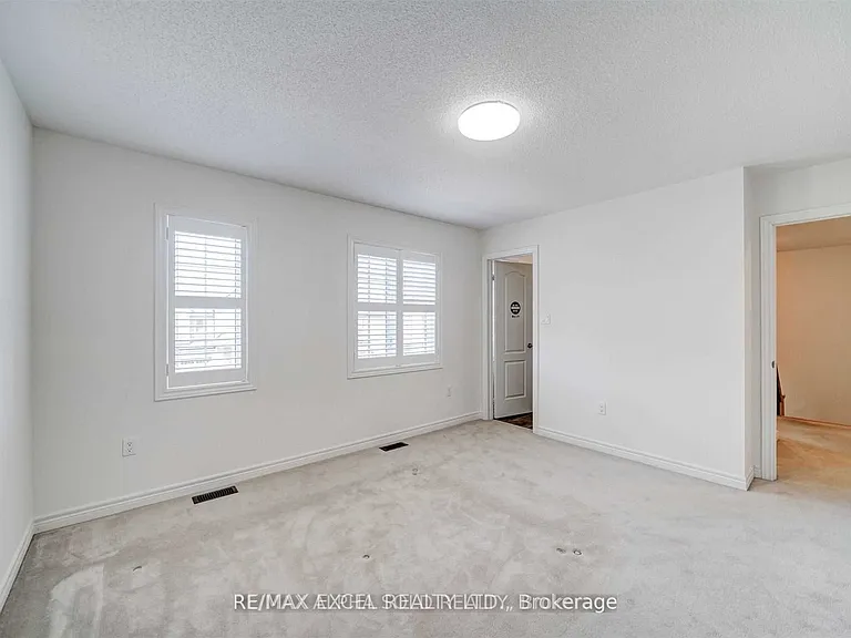 67 Alvin Curling Cres — Photo 27