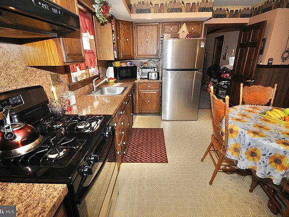 3rd image of 11 McCay Dr