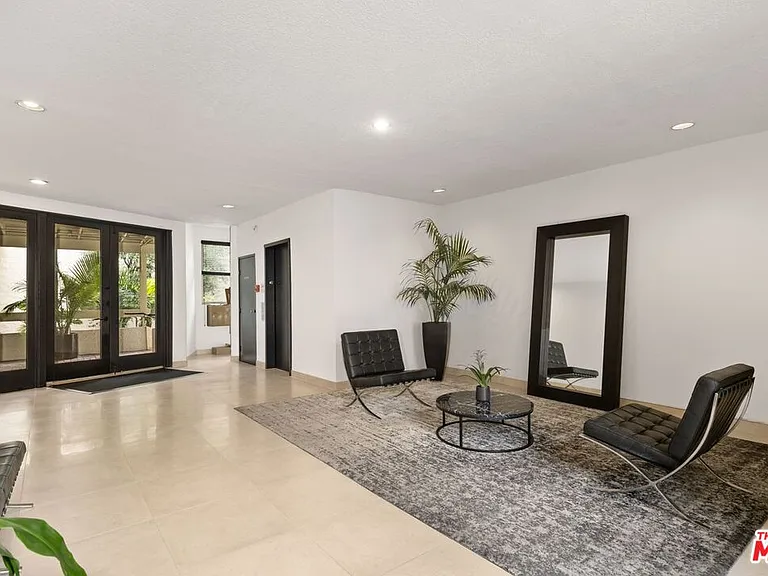 8960 Cynthia St #208 — Photo 21