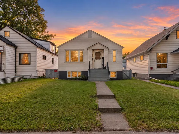 11406 83rd St NW, Edmonton, AB T5B 2Y3