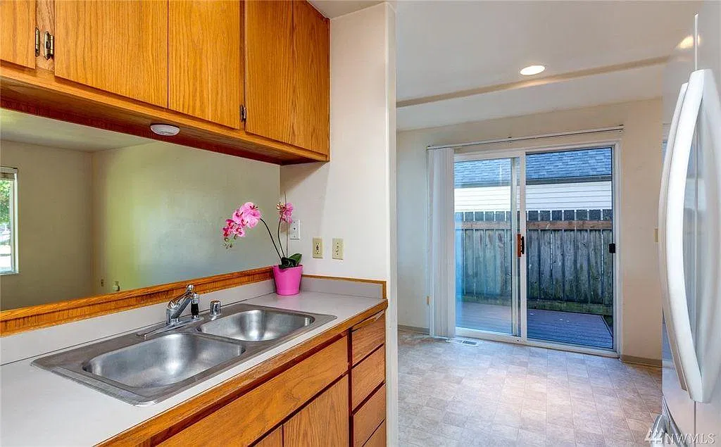 3 bed, 2.5 bath, 1236 sqft, $1,500 — Photo 4
