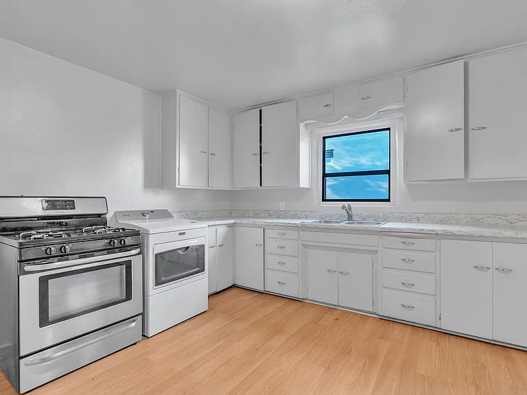 233 Solano Dr NE #1 — Photo 6