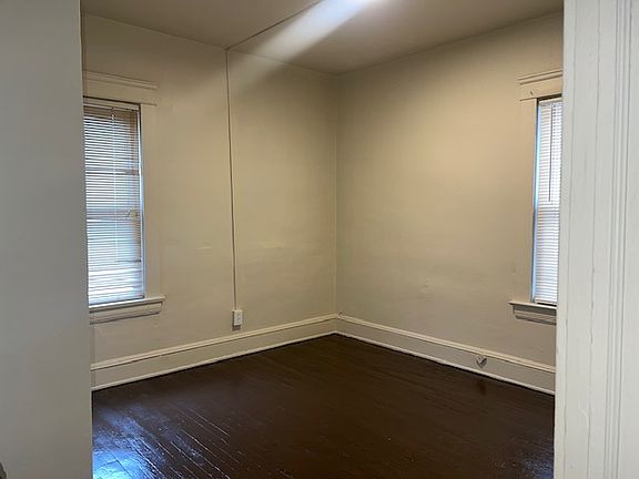 4th image of 10224 Empire Ave #2