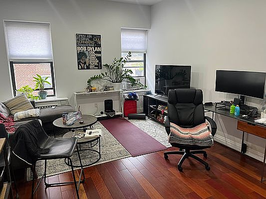 2nd image of 315 W 75th St #4R