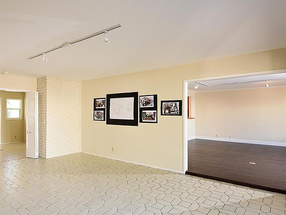 4th image of 20711 Scofield Dr