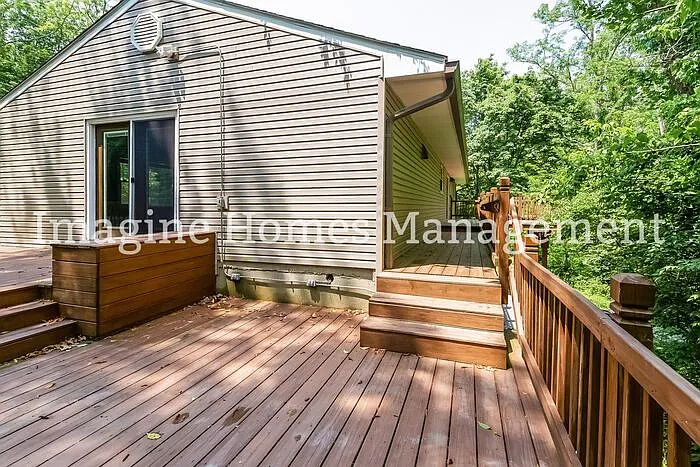 7922 Forest Rd — Photo 18