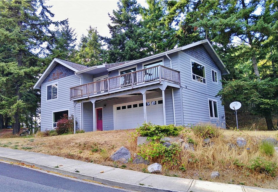 1st image of 610 Hillcrest Pl