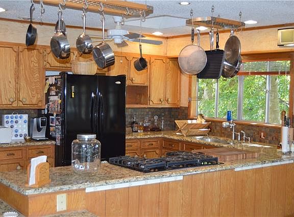 2nd image of 554 Hideaway Ln E