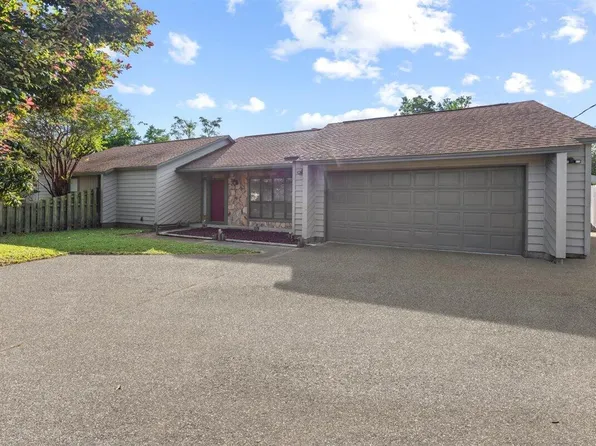 101 Pine Haven Dr, Mary Esther, FL 32569