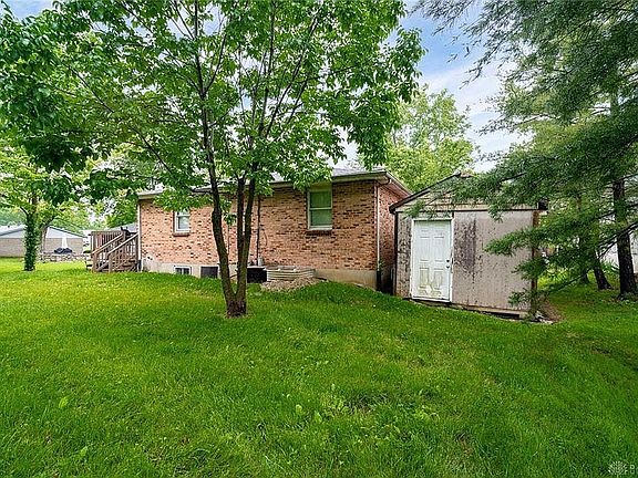 4th image of 153 Holland Ave