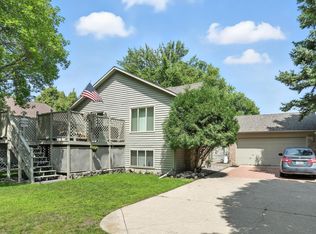 2743 Cobblestone Ct S, Fargo, ND 58103