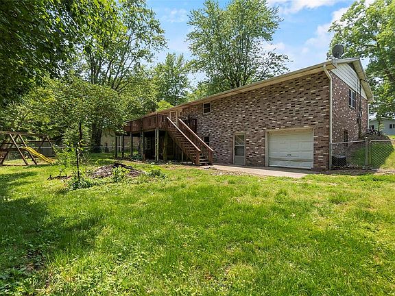 5th image of 842 Strawberry Ln