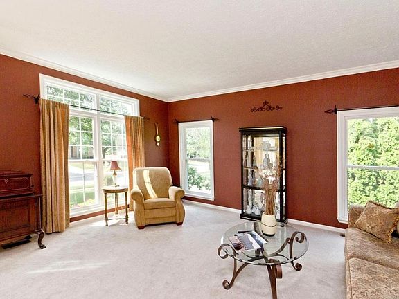 5th image of 8180 Chateau Ln