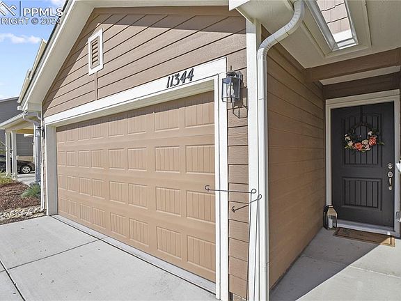 4th image of 11344 Esperanza Way