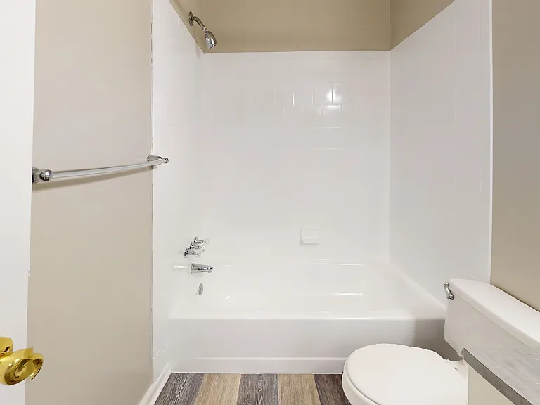 Canterbury Apartments — Photo 147