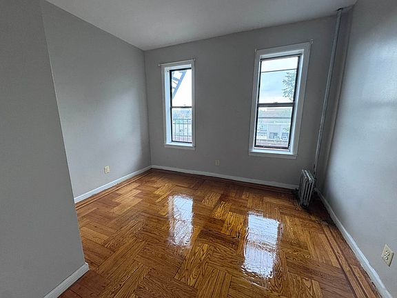 5th image of 285 Hawthorne St #5
