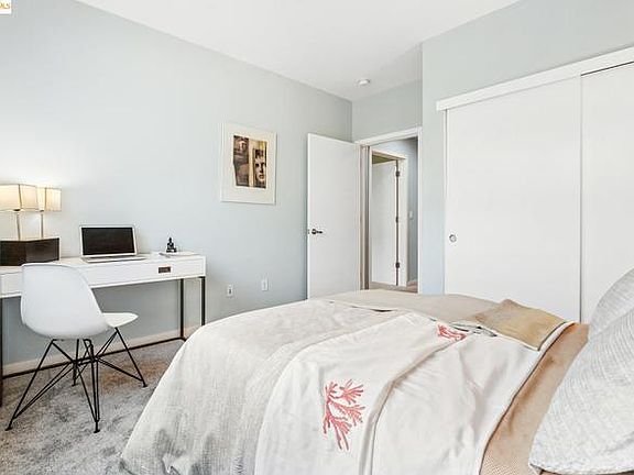 2nd image of 3090 Glascock St APT 306