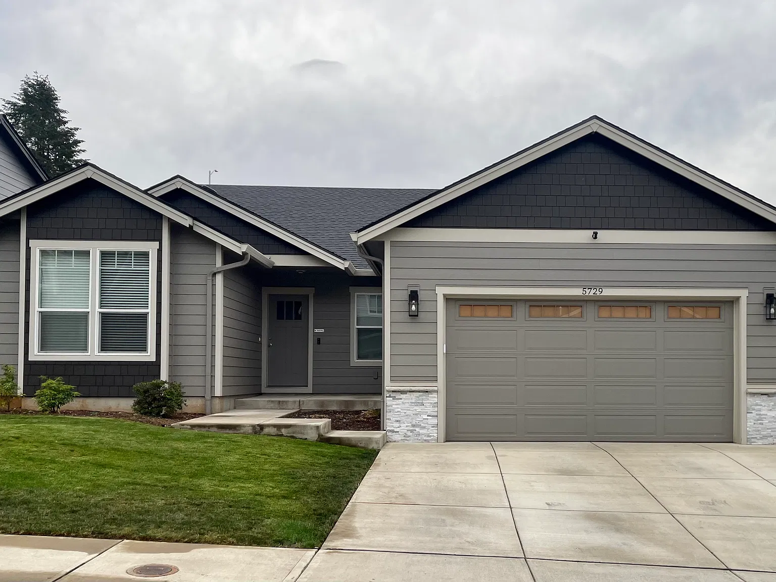 4 bed, 1805 sqft, $2,950 — Photo 1