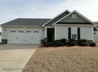 633 Collinwood Dr, Raeford, NC 28376