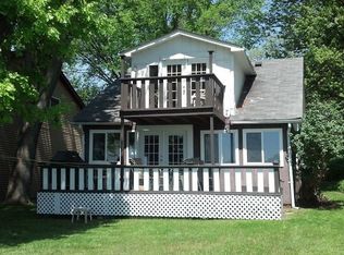 2759 Parklawn Dr, Brighton, MI