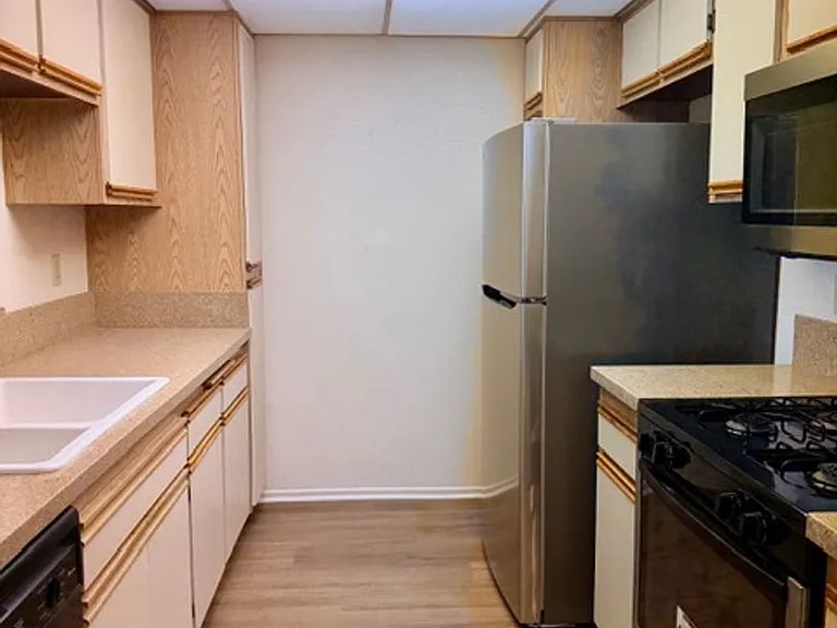10750 Palms Blvd — Photo 4