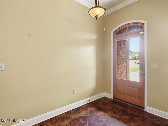 3rd image of 400 N Haven Ct