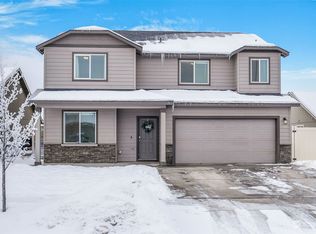 566 S Lakeland Dr, Moses Lake, WA 98837