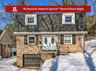 110 Iroquois Dr, Pittsburgh, PA 15228