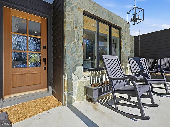 4th image of 32290 Brandy Cir