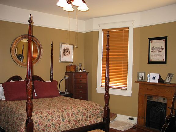 3rd image of 5670 Rosemary Pl
