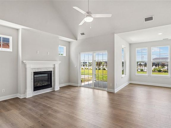 2nd image of 2025 Munro Ln