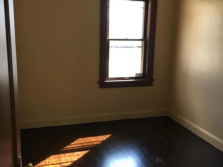 2221 Gross Ave NE — Photo 8