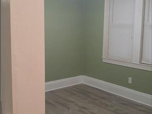 4th image of 559 Lincoln Ave #1