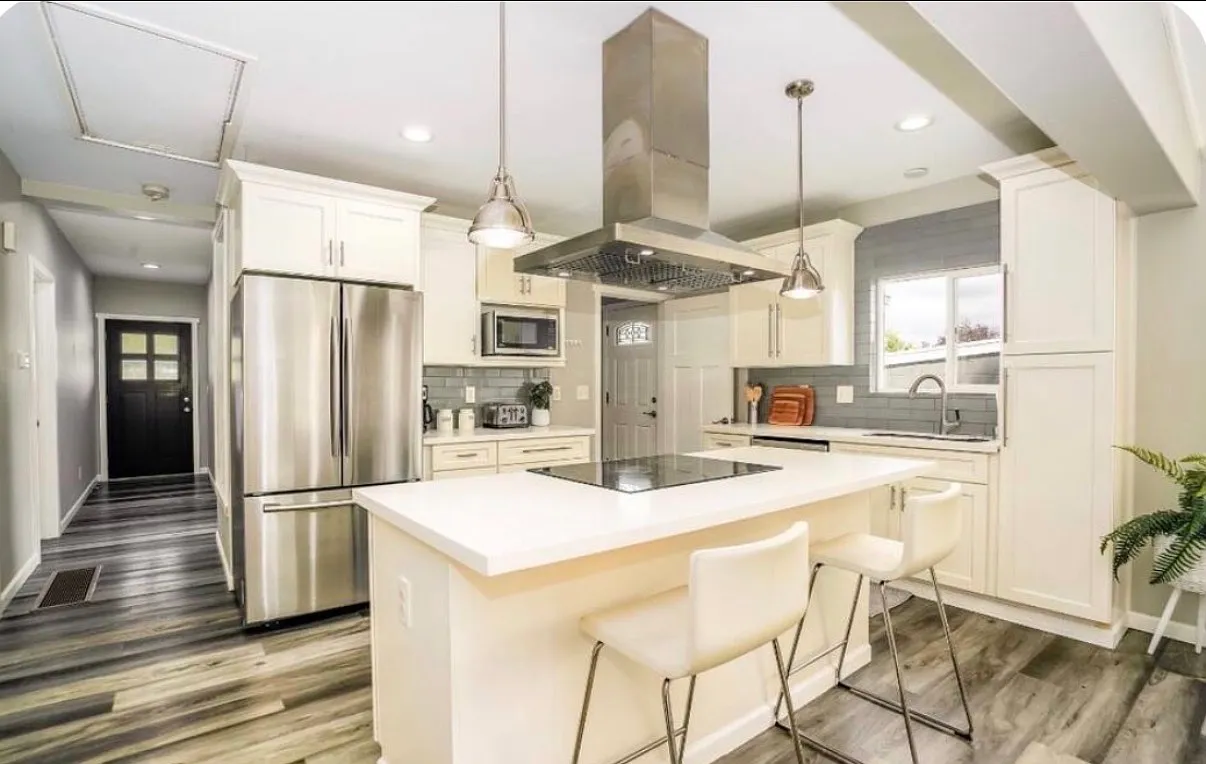 3 bed, 1500 sqft, $3,300 — Photo 3