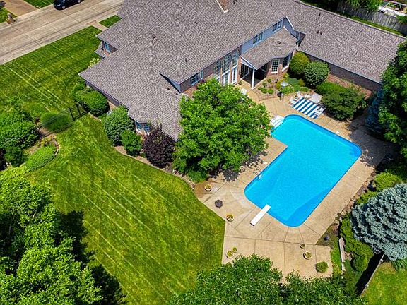 3rd image of 500 Sandalwood Dr