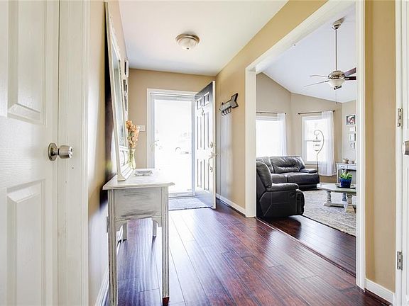 5th image of 7401 River Holly Dr