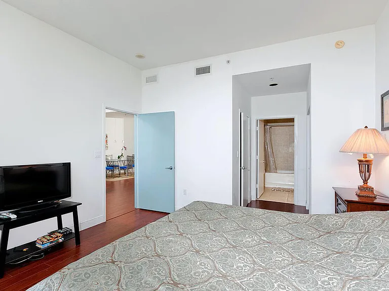 1551 N Flagler Dr #2 — Photo 13