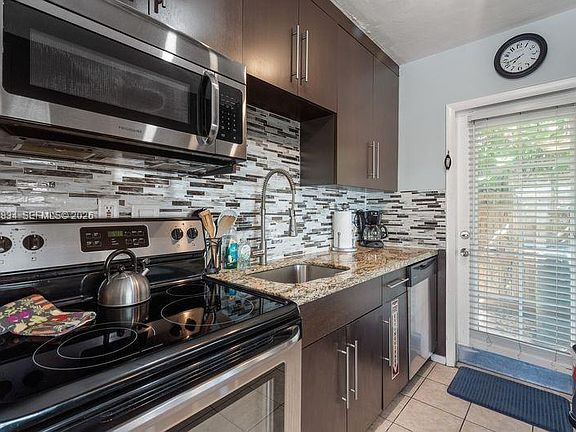 3rd image of 2033 NE 33rd Ave Unit 3