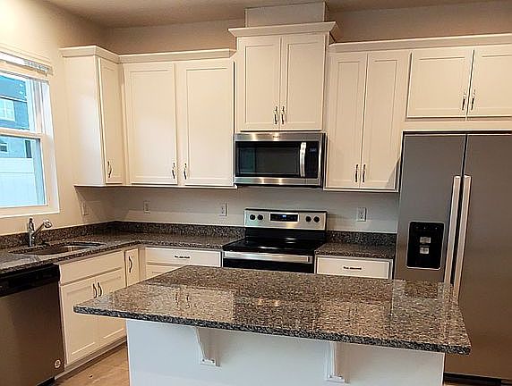 3rd image of 1152 Lakeshore Breeze Pl