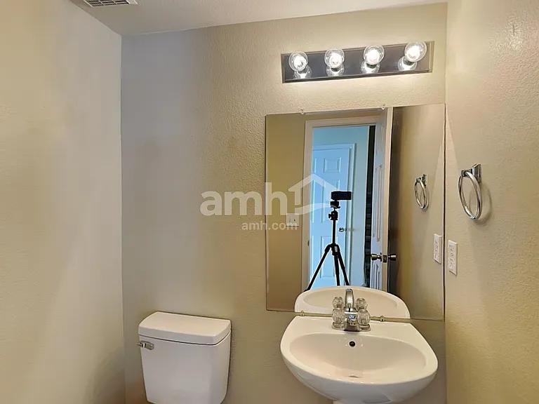 21607 E 53rd Pl — Photo 7