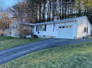 124 Pine Cir, Bennington, VT 05201