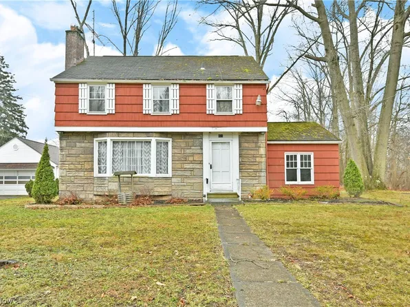 921 W 3rd St, Niles, OH 44446