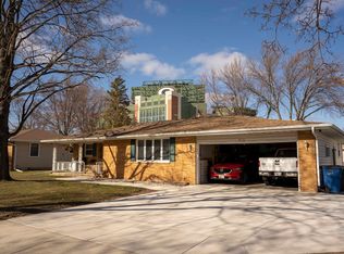 916 Park Ridge Dr, Green Bay, WI 54304