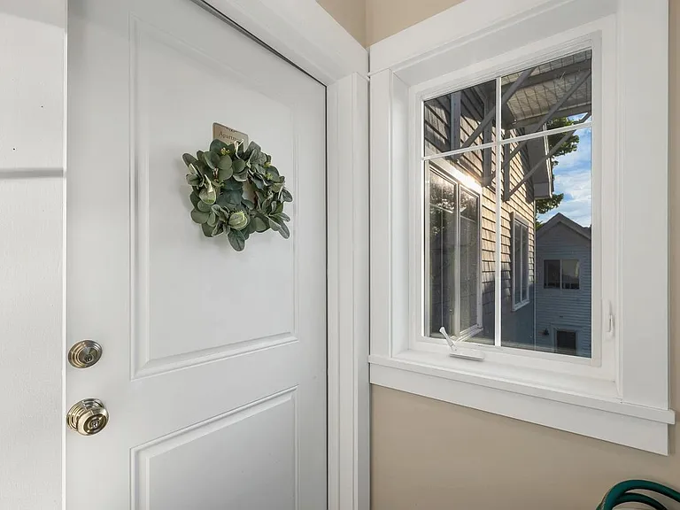 2 Lake St #B — Photo 37