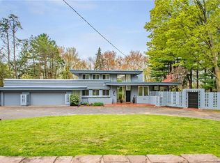 1101 N Main St, West Hartford, CT 06117