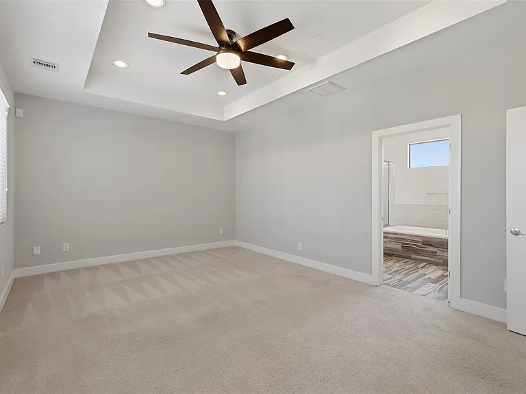 2403 Everett St #A — Photo 14