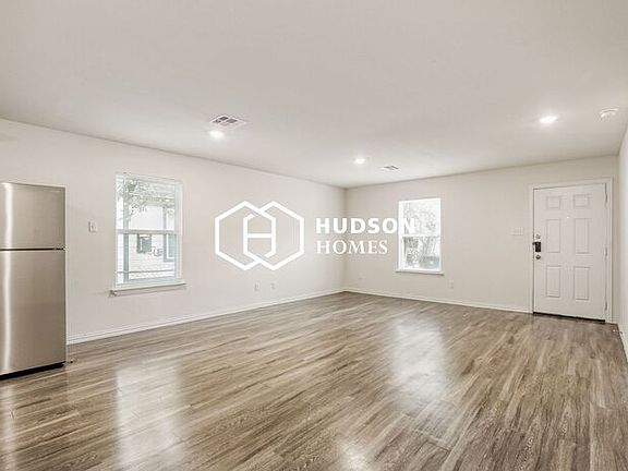 3rd image of 708 Henderson St